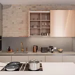 Apartment 2 Bedroom I 85 M2 I W-balcony I Malunu St I Cohost