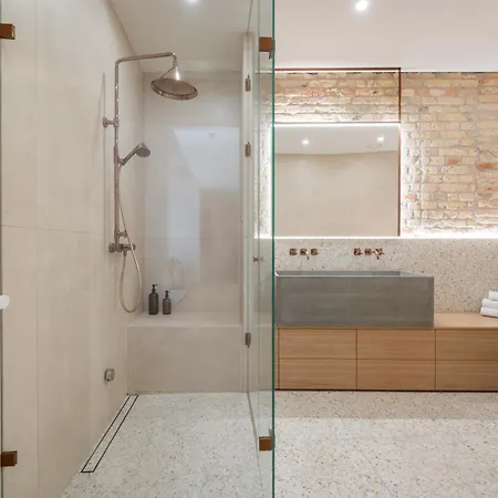 Апартаменты 2 Bedroom I 85 M2 I W-balcony I Malunu St I Cohost *