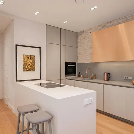 2 Bedroom I 85 M2 I W-balcony & Parking I Malunu St I Cohost Διαμέρισμα *