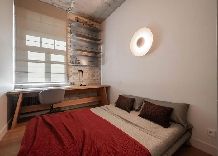 2 Bedroom I 85 M2 I W-balcony I Malunu St I Cohost דירה