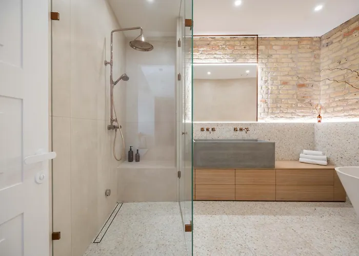 شقة 2 Bedroom I 85 M2 I W-balcony I Malunu St I Cohost *