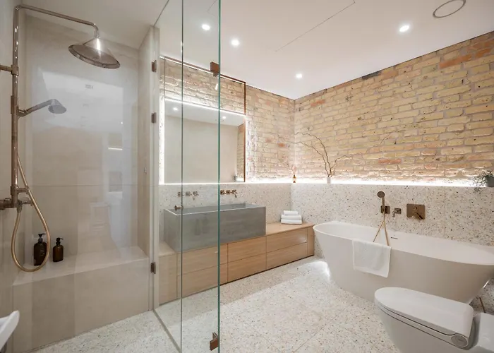 2 Bedroom I 85 M2 I W-balcony I Malunu St I Cohost شقة فيلنيوس