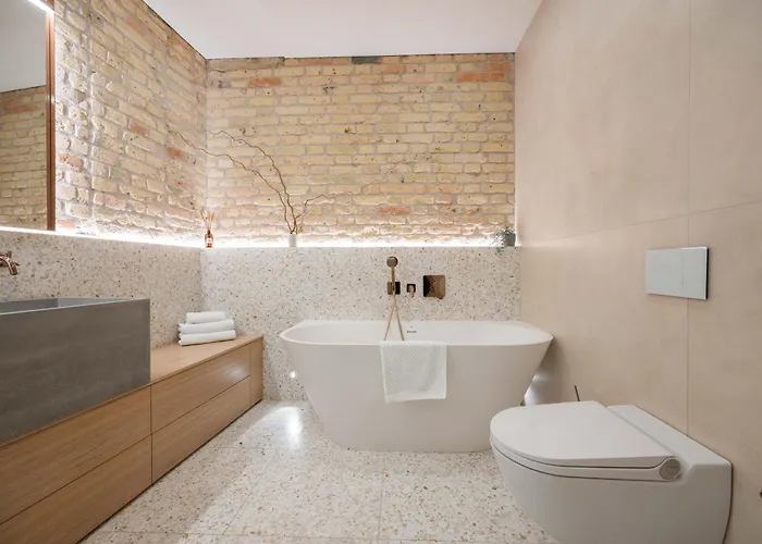 2 Bedroom I 85 M2 I W-balcony I Malunu St I Cohost