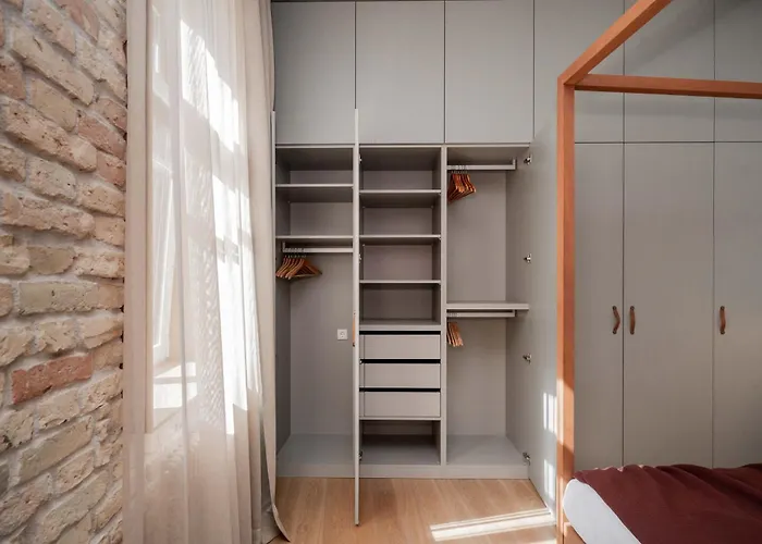 2 Bedroom I 85 M2 I W-balcony I Malunu St I Cohost