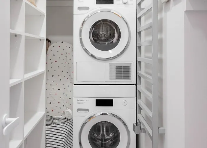 דירה 2 Bedroom I 85 M2 I W-balcony I Malunu St I Cohost וילנה