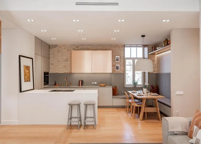 דירה 2 Bedroom I 85 M2 I W-balcony I Malunu St I Cohost *