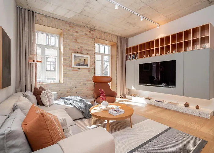 2 Bedroom I 85 M2 I W-balcony I Malunu St I Cohost דירה וילנה