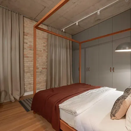 2 Bedroom I 85 M2 I W-balcony I Malunu St I Cohost Apartment