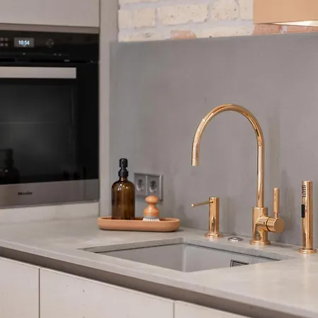 2 Bedroom I 85 M2 I W-balcony I Malunu St I Cohost Apartment