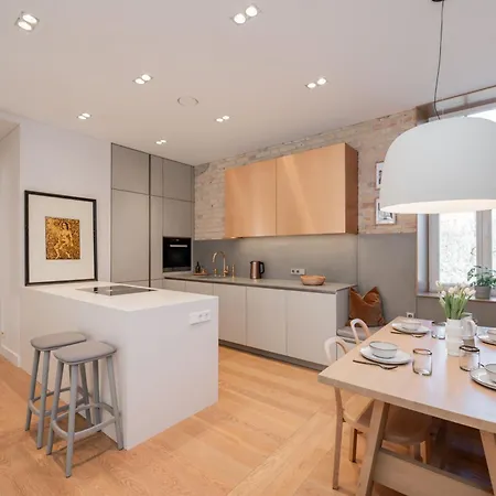 2 Bedroom I 85 M2 I W-balcony I Malunu St I Cohost Apartment Wilna