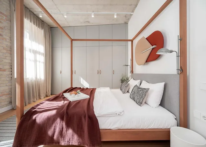 2 Bedroom I 85 M2 I W-balcony I Malunu St I Cohost Lägenhet