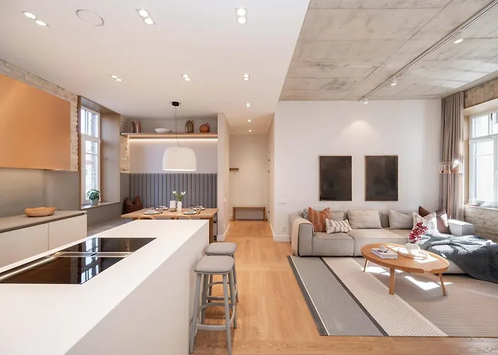 2 Bedroom I 85 M2 I W-balcony I Malunu St I Cohost Lägenhet *